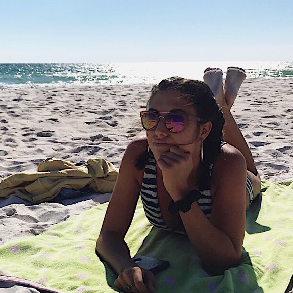 Meet your Posher, Gabrielle - Picture 1 of 1